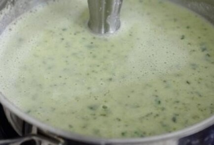 Сливочный крем-суп с цукини и петрушкой