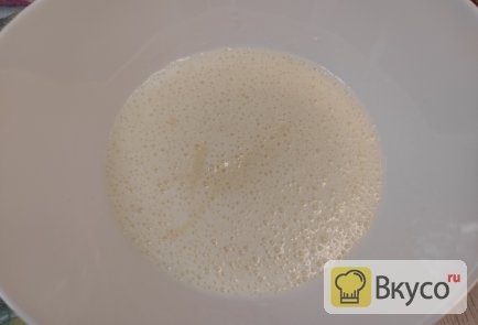 Заливной пирог на кефире с курицей и сыром