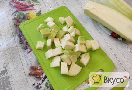 Кабачки с помидорами тушенные в сметане с зеленью