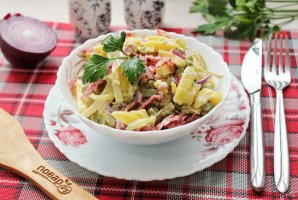 Салат "Охотничий" с колбасой и картофелем - фото шаг 9