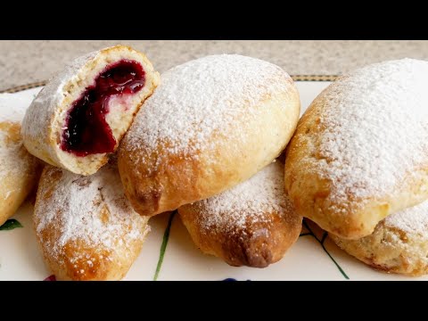 Видео рецепт Творожные булочки с вишней