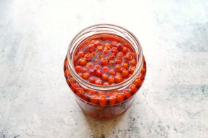 Рябина на коньяке в домашних условиях - фото шаг 4