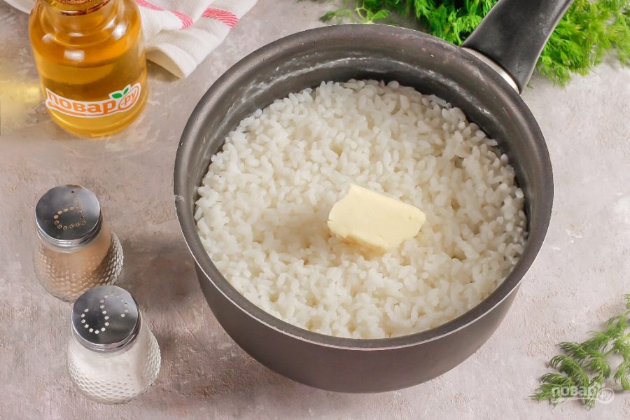 Рис в кастрюле