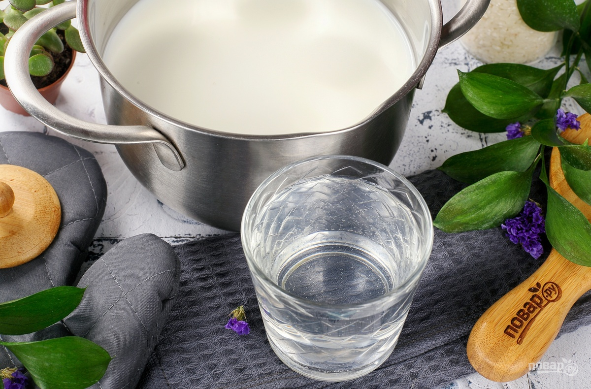 Кастрюля с водой