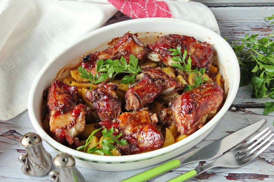 Свиные ребра с картофелем