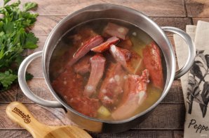 Суп гороховый с копченостями - фото шаг 9