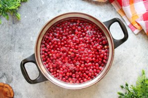 Брусничный компот - фото шаг 5