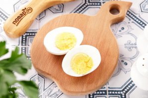 Вареные яйца - фото шаг 10