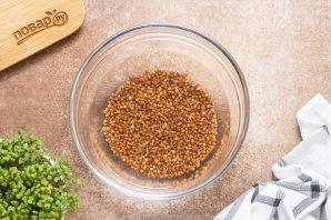 Каша гречневая в мультиварке - фото шаг 2