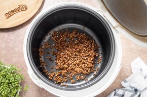 Каша гречневая в мультиварке - фото шаг 4