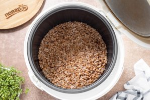 Каша гречневая в мультиварке - фото шаг 7