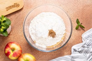 Маффины с яблоками - фото шаг 5