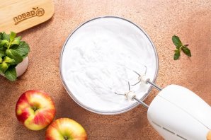 Маффины с яблоками - фото шаг 9