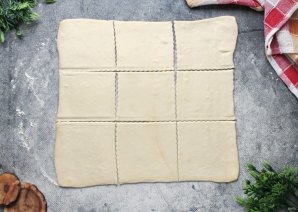 Пирожки с колбасой и сыром - фото шаг 5