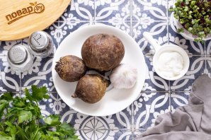 salat_iz_varenoi_svekli-885909