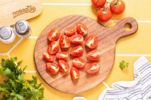 Салат с сухариками и фасолью - фото шаг 5