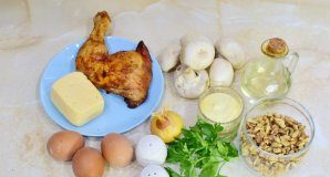 Слоёный салат с копчёной курицей