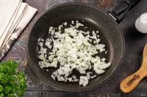 Фрикасе из курицы со сметаной - фото шаг 2