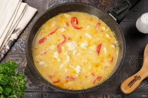 Фрикасе из курицы со сметаной - фото шаг 13