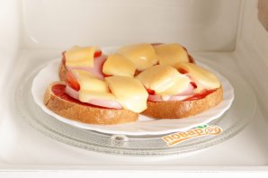 Горячие бутерброды в микроволновке - фото шаг 9