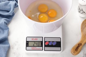 Пышный омлет в аэрогриле - фото шаг 3