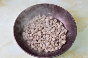 Тушеная капуста с индейкой - фото шаг 3