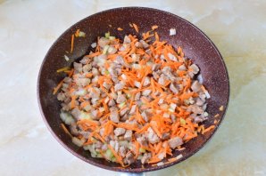 Тушеная капуста с индейкой - фото шаг 5