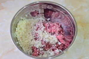 Тефтели в мультиварке - фото шаг 3