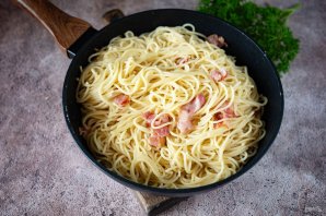 Спагетти с беконом - фото шаг 7